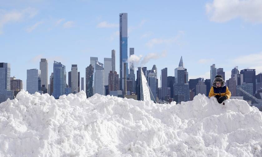 ΗΠΑ: Πρωτόγνωρη κακοκαιρία προκάλεσε χιονοπτώσεις ρεκόρ στις βορειοανατολικές πολιτείες 