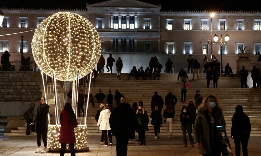 Κορονοϊός: Ξεπέρασαν τους 4.000 οι νεκροί στην Ελλάδα - Αγωνία ενόψει Χριστουγέννων και… ρεβεγιόν
