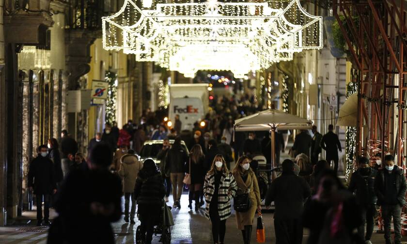 Κορονοϊός Ιταλία: «Λουκέτο» με εξαιρέσεις ενόψει εορτών