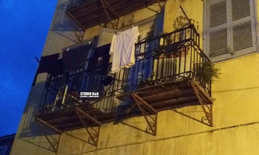 Ναύπλιο: Κατάρρευσε μπαλκόνι σπιτιού - Ηλικιωμένη έπεσε από ύψος 10 μέτρων (pics)
