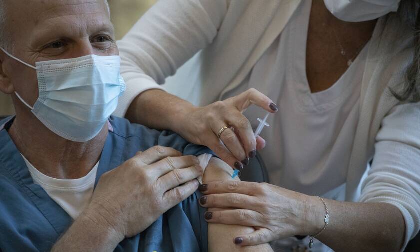 Φόβοι για τη μετάλλαξη του κορονοϊού: Θα δράσουν τα εμβόλια; - «Εκτός ελέγχου» το νέο στέλεχος