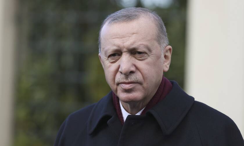 Ρετζέπ Ταγίπ Ερντογάν: Κατεστραμμένος δικτάτορας ή αρχιστράτηγος; Χαμός στην τουρκική Βουλή