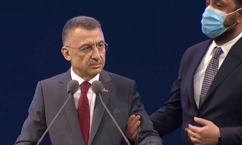 Πανικός στην τουρκική Βουλή: «Κατέρρευσε» ο Οκτάι - Έχασε τις αισθήσεις του ενώ μιλούσε (vid)