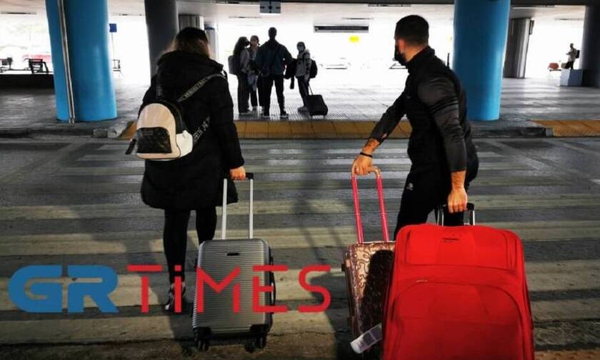 Θεσσαλονίκη: Επέστρεψαν οι επιβάτες από το Λονδίνο - Δείτε τι δήλωσαν