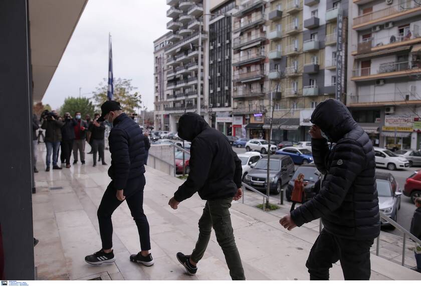 Θεσσαλονίκη: Σοκάρουν οι περιγραφές για τον βιασμό της 14χρονης – Αρνούνται τις κατηγορίες οι 7