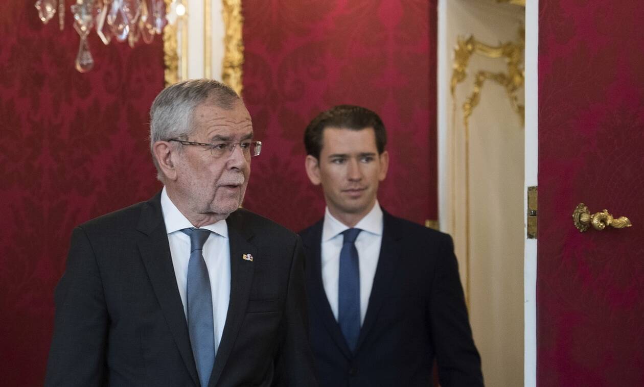 «Έχουμε αρκετό χώρο»: Ο πρόεδρος της Αυστρίας καλεί τον Κουρτς να δεχθεί πρόσφυγες από τη Μυτιλήνη