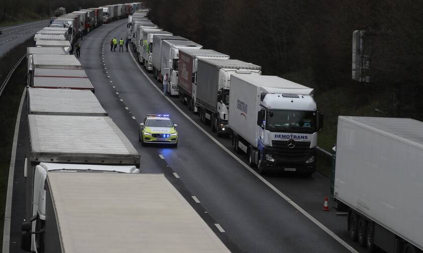 Μετάλλαξη κορονοϊού: Συμφωνία Βρετανίας - Γαλλίας για να ξαναρχίσει η κίνηση των φορτηγών