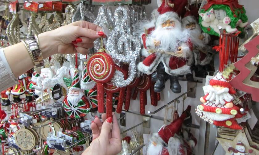 Στολίδια, φώτα, λαμπιόνια και... σκουλαρίκια: Τι προτιμούν οι Έλληνες καταναλωτές τα Χριστούγεννα