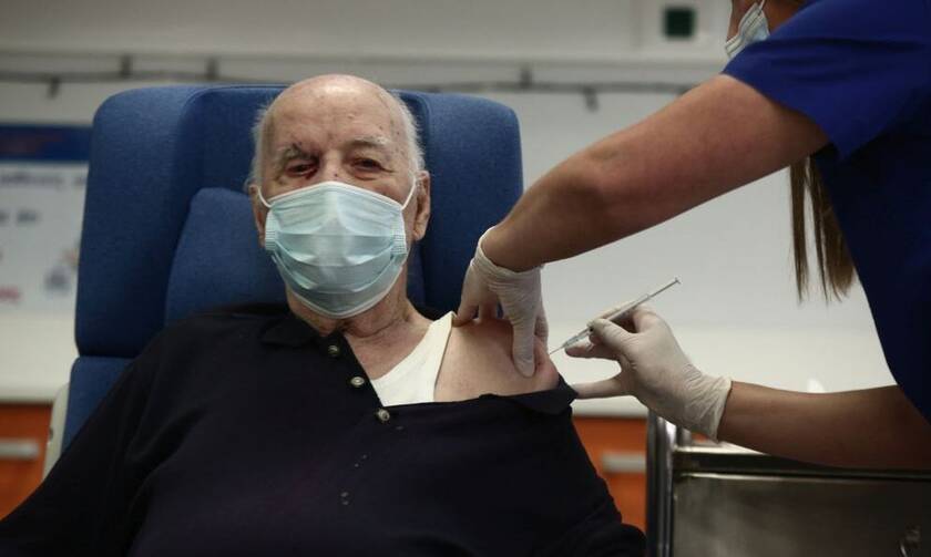 Μιχάλης Γιοβανίδης: Αυτός είναι ο 85χρονος που εμβολιάστηκε από τους πρώτους στην Ελλάδα