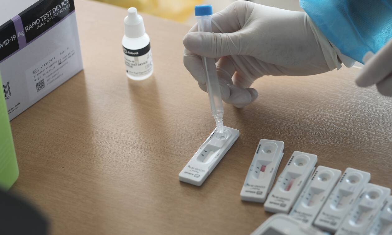 Κορονοϊός: Τα κριτήρια που ορίζουν τη σειρά προτεραιότητας - «Μην μείνει ούτε ένας χωρίς εμβολιασμό»