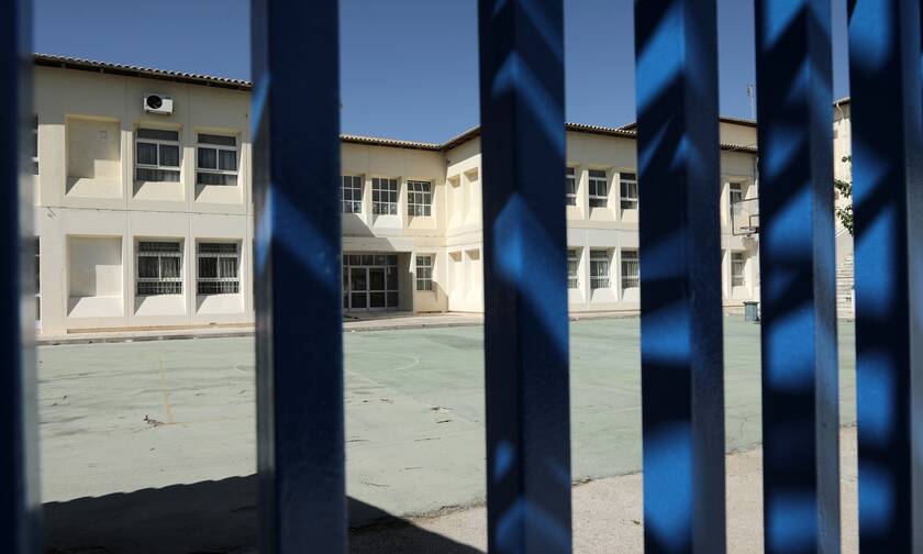 Σχολεία: «Πιθανό να ανοίξουν Γυμνάσια και Λύκεια μαζί με τα Δημοτικά»