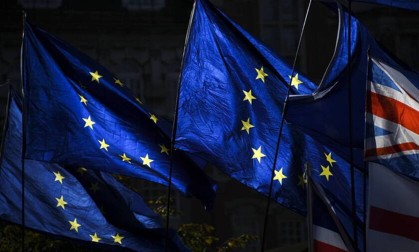 Brexit: Φον ντερ Λάιεν και Μισέλ υπογράφουν την εμπορική συμφωνία ΕΕ - Βρετανίας