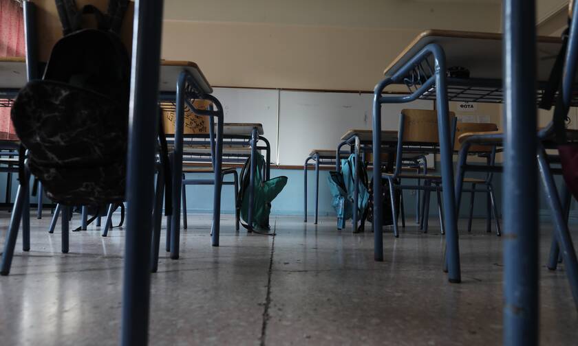 Σχολεία: Το σχέδιο για άνοιγμα τον Γενάρη- Τεστ για κορονοϊό και λήξη μαθημάτων σε διαφορετικές ώρες
