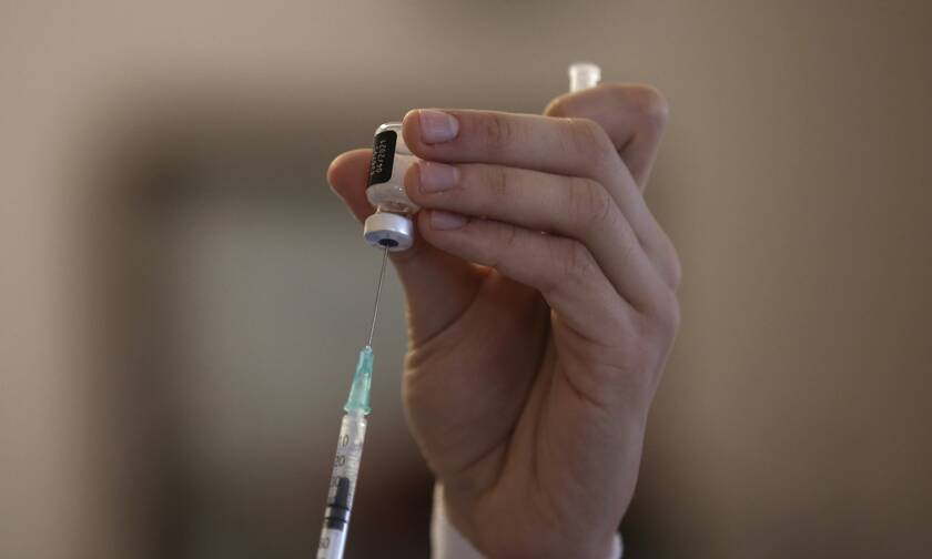Κορονοϊός: Πιο κοντά στην αναβολή της δεύτερης δόσης του εμβολίου η Γερμανία - Τι εξετάζεται