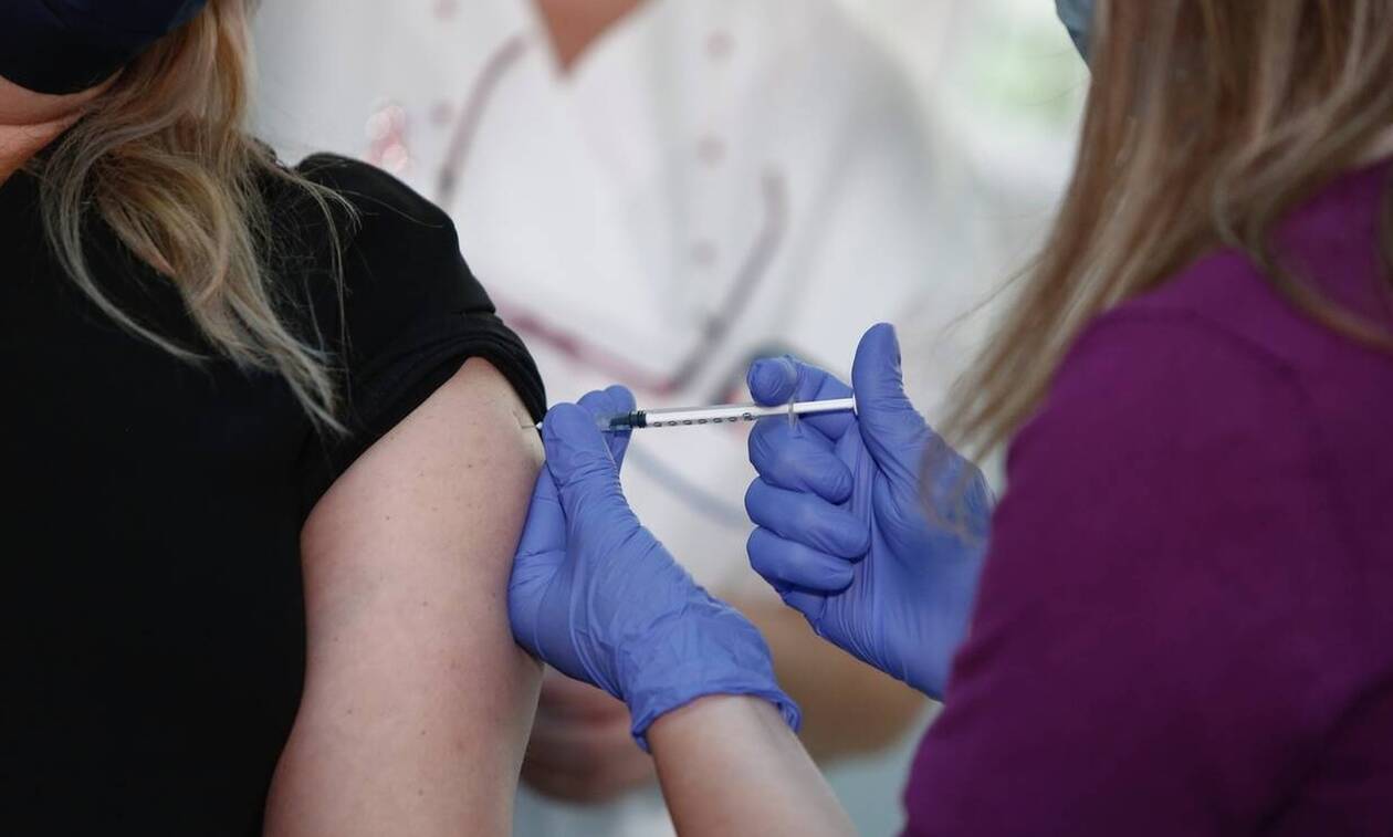 Κορονοϊός: Έφτασαν τα εμβόλια στα νοσοκομεία Λαμίας και Χαλκίδας για το υγειονομικό προσωπικό