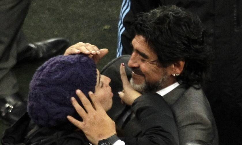 Ντιέγκο Μαραντόνα: Ξέσπασε η κόρη του - «Μην κατηγορείτε τον πατέρα μου για τα κρούσματα»