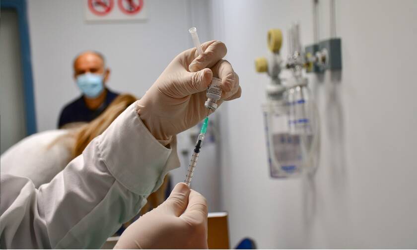 Νίκος Χαρδαλιάς: Η χώρα θα φτάσει τους 17.500 εμβολιασμούς την ημέρα