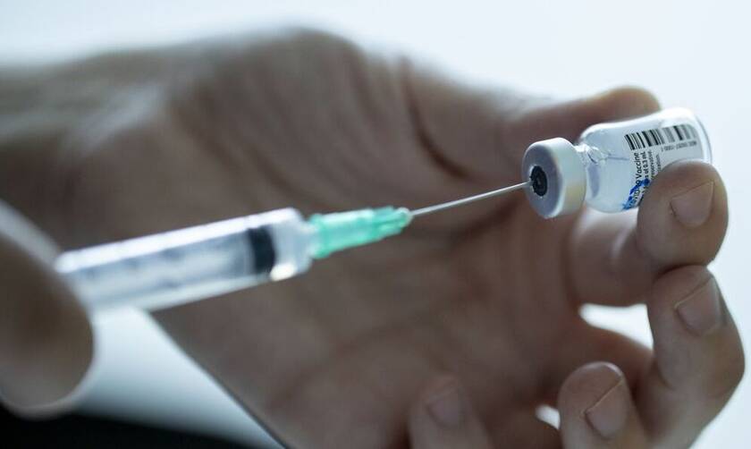 Εμβόλιο κορονοϊού: «Βόμβα» από την Pfizer - Μειώνει τις παραδόσεις στην Ευρώπη