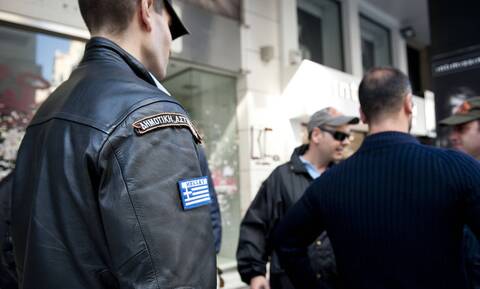 Ηράκλειο: Αρνητής του κορονοϊού γρονθοκόπησε δημοτικό αστυνομικό