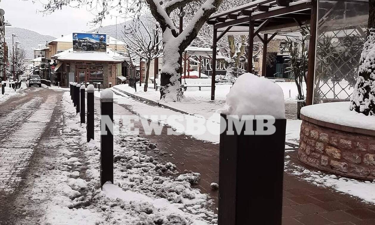 Ρεπορτάζ Newsbomb.gr: Μαγικές εικόνες από το χιονισμένο Καρπενήσι