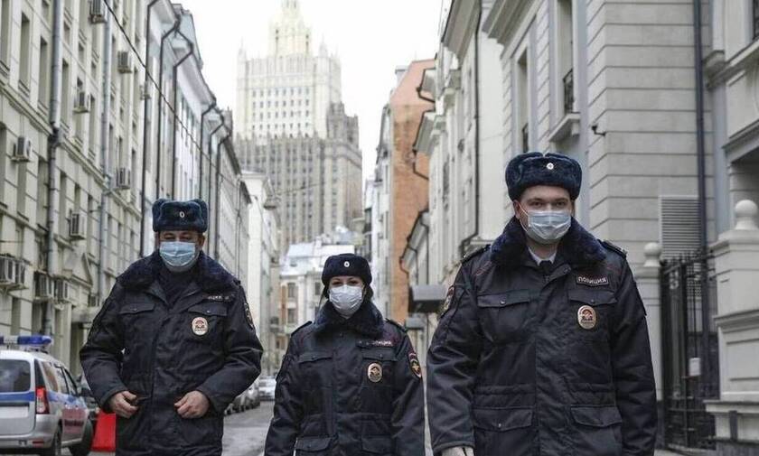 Ρωσία - Κορονοϊός: Καταγράφηκαν 590 νέοι θάνατοι και 24.092 νέες μολύνσεις 