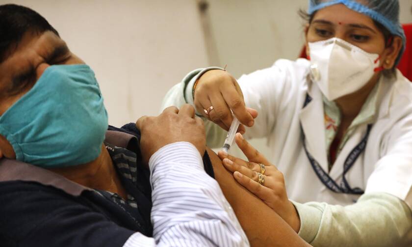 Ινδία - Κορονοϊός: Το υπουργείο εξέφρασε ικανοποίηση για την έναρξη της εκστρατείας εμβολιασμού