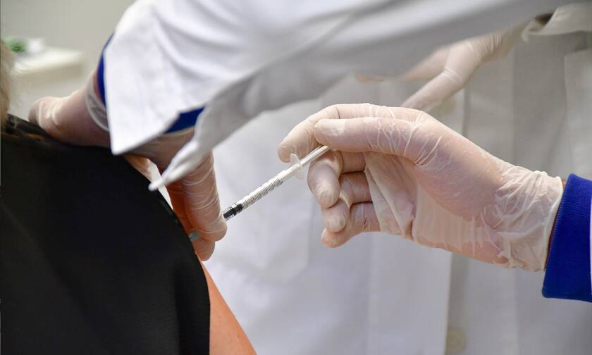 Κορονοϊός: Ξεκινούν οι εμβολιασμοί στην ΕΛ.ΑΣ. – Ποια είναι η διαδικασία