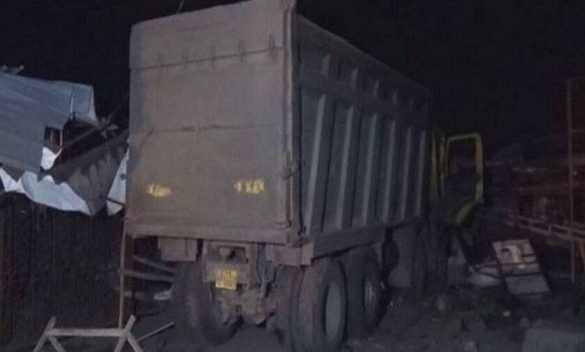 Τραγωδία: Φορτηγό σκότωσε 15 μετανάστες που κοιμόντουσαν σε πεζοδρόμιο