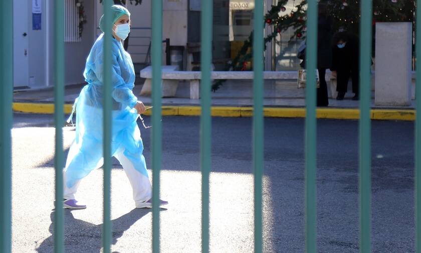 Θεσσαλονίκη: Υγειονομικός στο ΑΧΕΠΑ κόλλησε κορονοϊό 15 μέρες μετά τον εμβολιασμό του