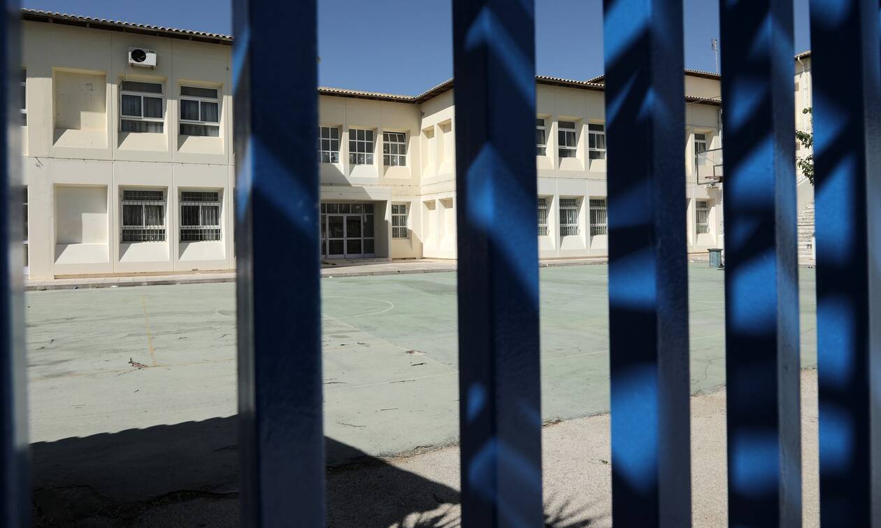 Σχολεία: Γιατί η Επιτροπή έβαλε «φρένο» στο άνοιγμα των Λυκείων στις «κόκκινες περιοχές»