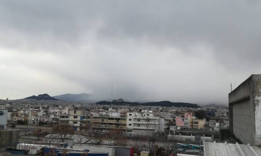 Καιρός: Χιόνι στο κέντρο της Αθήνας, στα νότια και στον Πειραιά