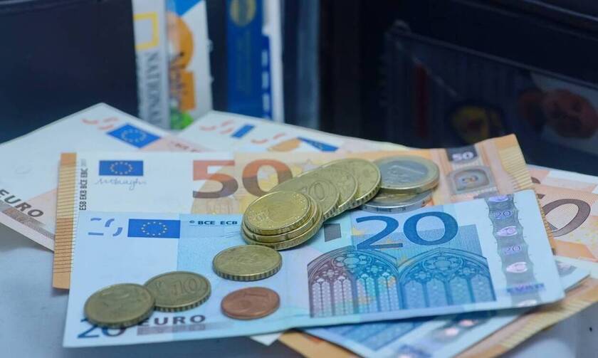 Πόσο κοστίζουν τα νέα μέτρα - 1 δισ. ευρώ στους δικαιούχους επιδομάτων την προηγούμενη εβδομάδα 
