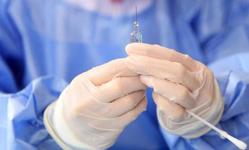 Κίνα: Έπιασαν κύκλωμα με ψεύτικα εμβόλια – Πωλούσαν δόσεις με… αλατόνερο!