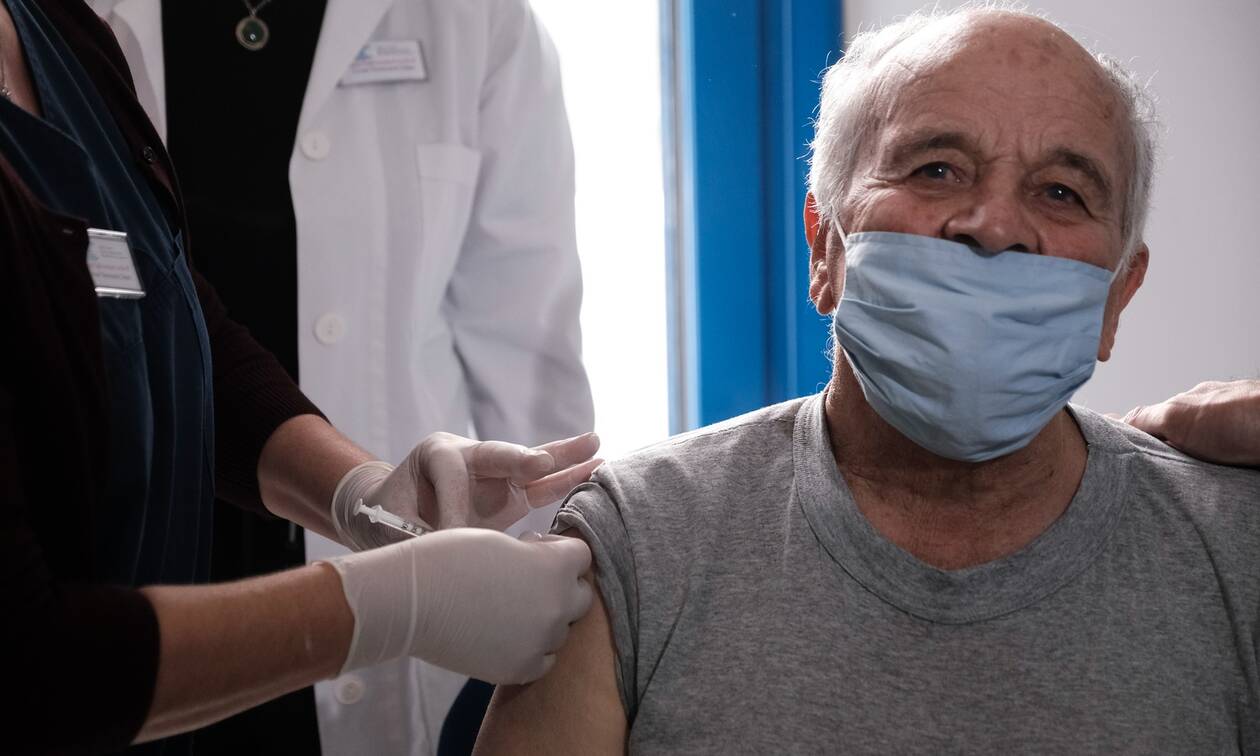 Εμβόλιο κορονοϊού: Ανοίγει η πλατφόρμα των ραντεβού εμβολιασμού για τους 75-79 ετών