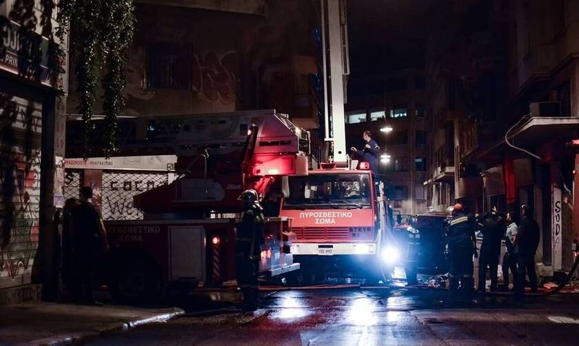 Φωτιά ΤΩΡΑ σε διαμέρισμα στο κέντρο της Αθήνας
