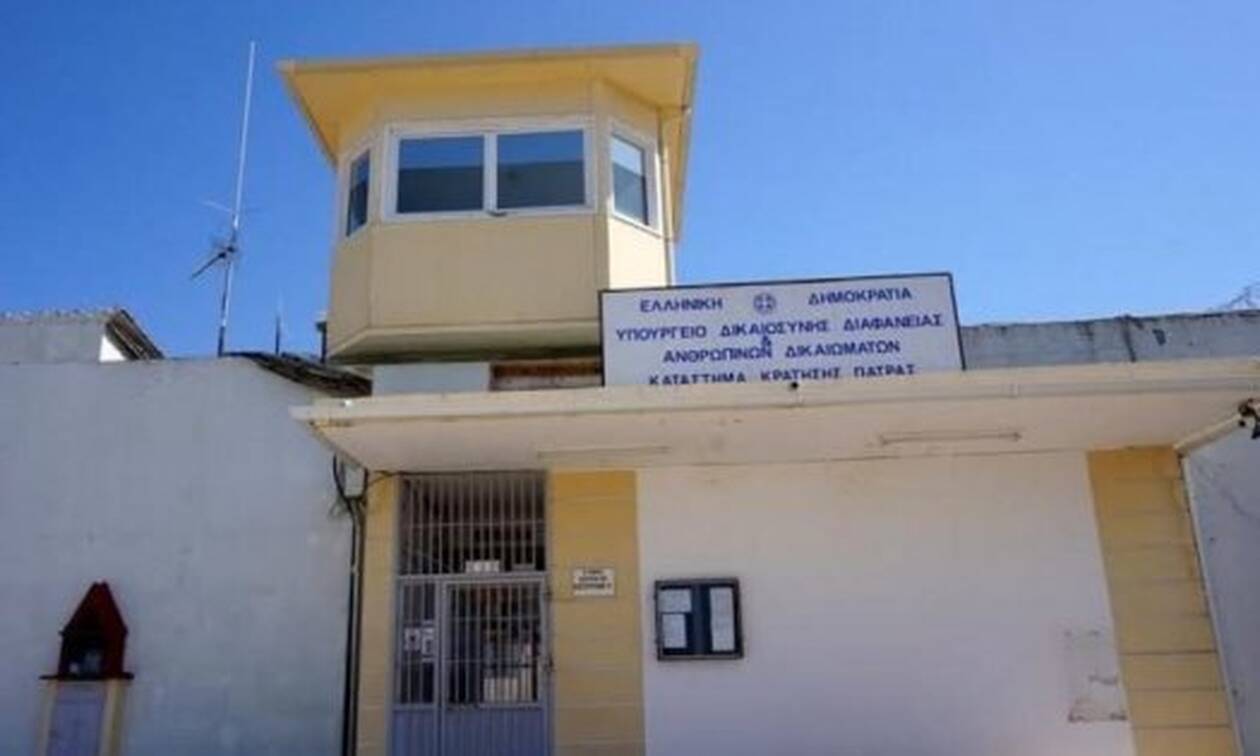 Απίστευτο: Κρατούμενος κατάπιε 2 κινητά και καλώδιο επιστρέφοντας στις φυλακές Αγίου Στεφάνου
