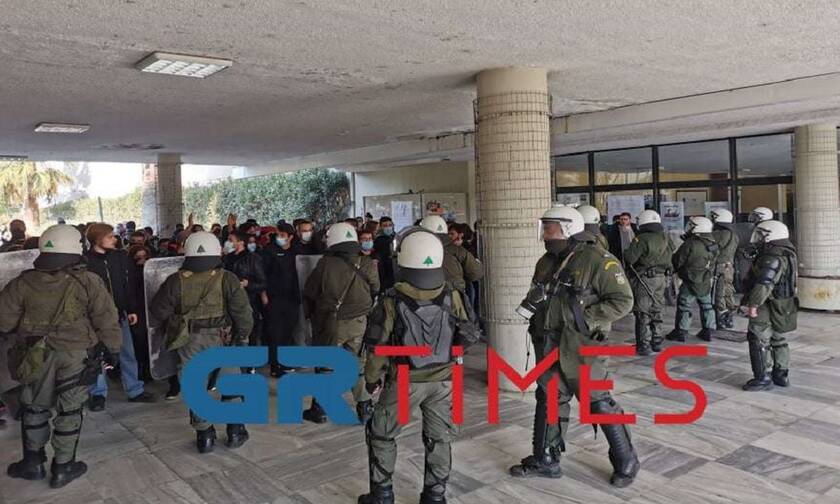 Θεσσαλονίκη: Παρέμβαση της ΕΛΑΣ στην κατάληψη του ΑΠΘ
