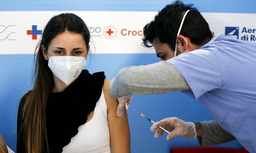 Koρονοϊός - Ιταλία: Σχεδόν 10.000 τα κρούσματα - Από 8 Μαρτίου εμβολιασμοί και στον σταθμό της Ρώμης