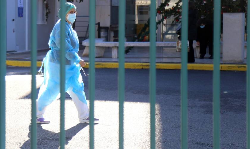Κορονοϊός: Πάνω από 70 κρούσματα σε ιδιωτική κλινική του Πειραιά