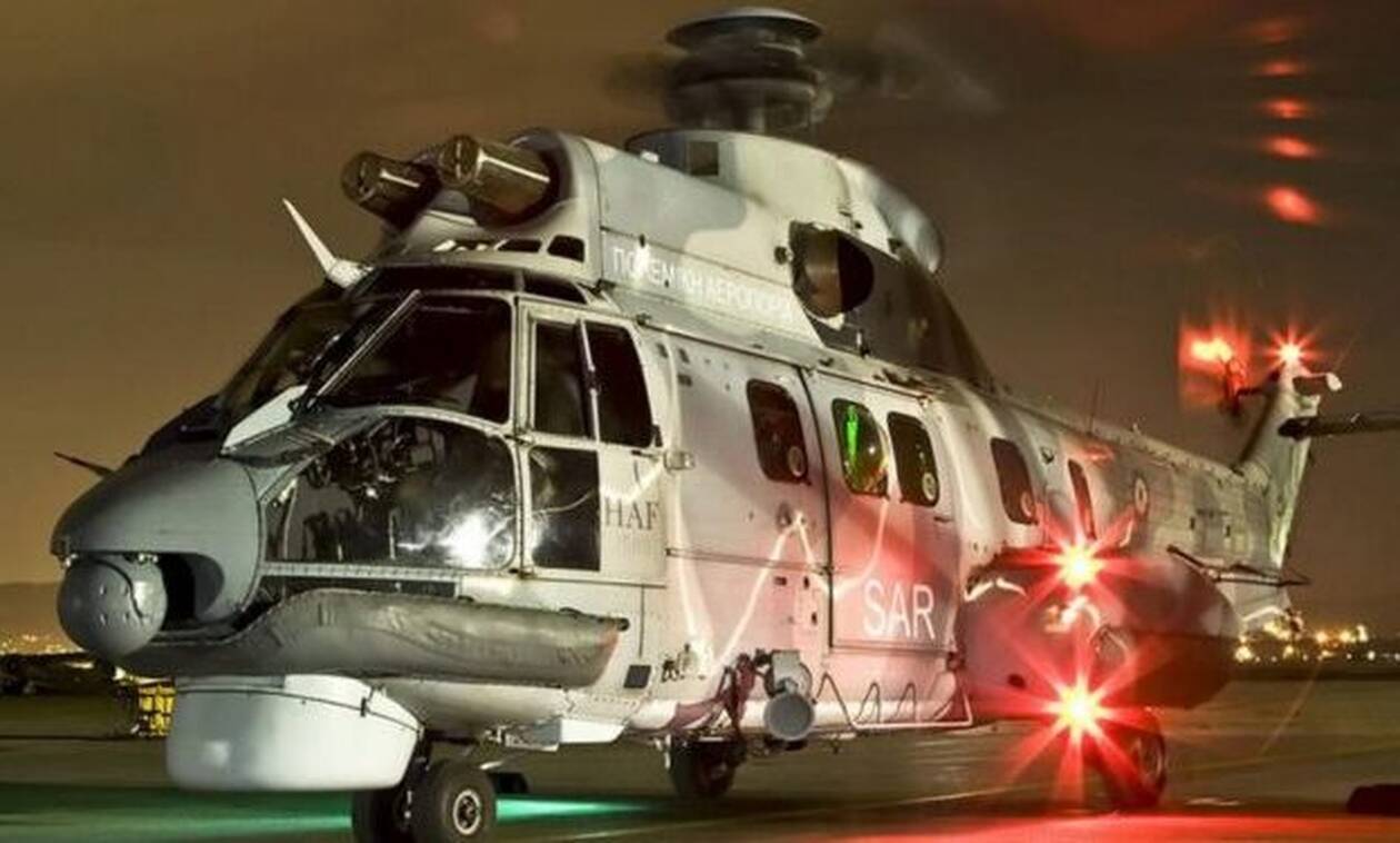 Εντυπωσιακό βίντεο: Super Puma σε νυχτερινή επιχείρηση μεταφοράς ναυτικού από πλοίο