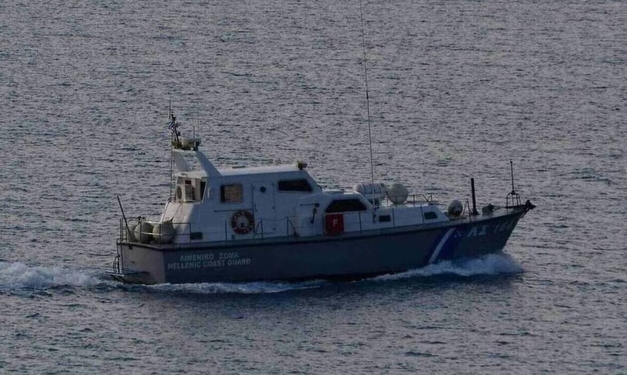 Eισροή υδάτων σε επιβατηγό τουριστικό σκάφος σε μαρίνα στον Πειραιά