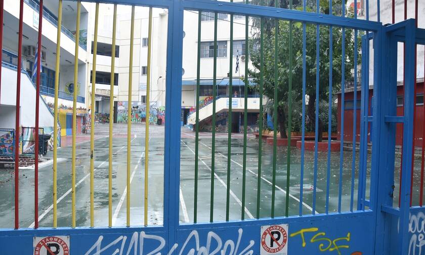 Lockdown: Κλείσιμο των σχολείων σε όλη την Ελλάδα εξετάζουν οι λοιμωξιολόγοι