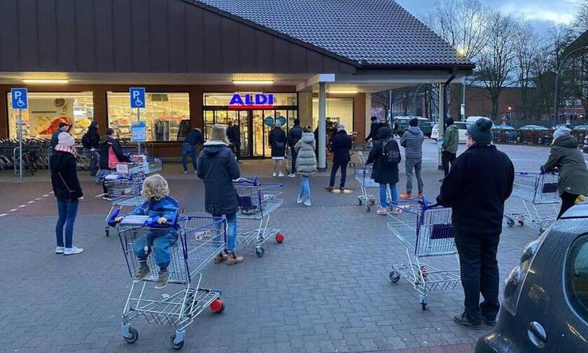Κορονοϊός - Γερμανία: Χαμός στα σούπερ μάρκετ της χώρας - Ξεκίνησαν να πουλάνε rapid tests