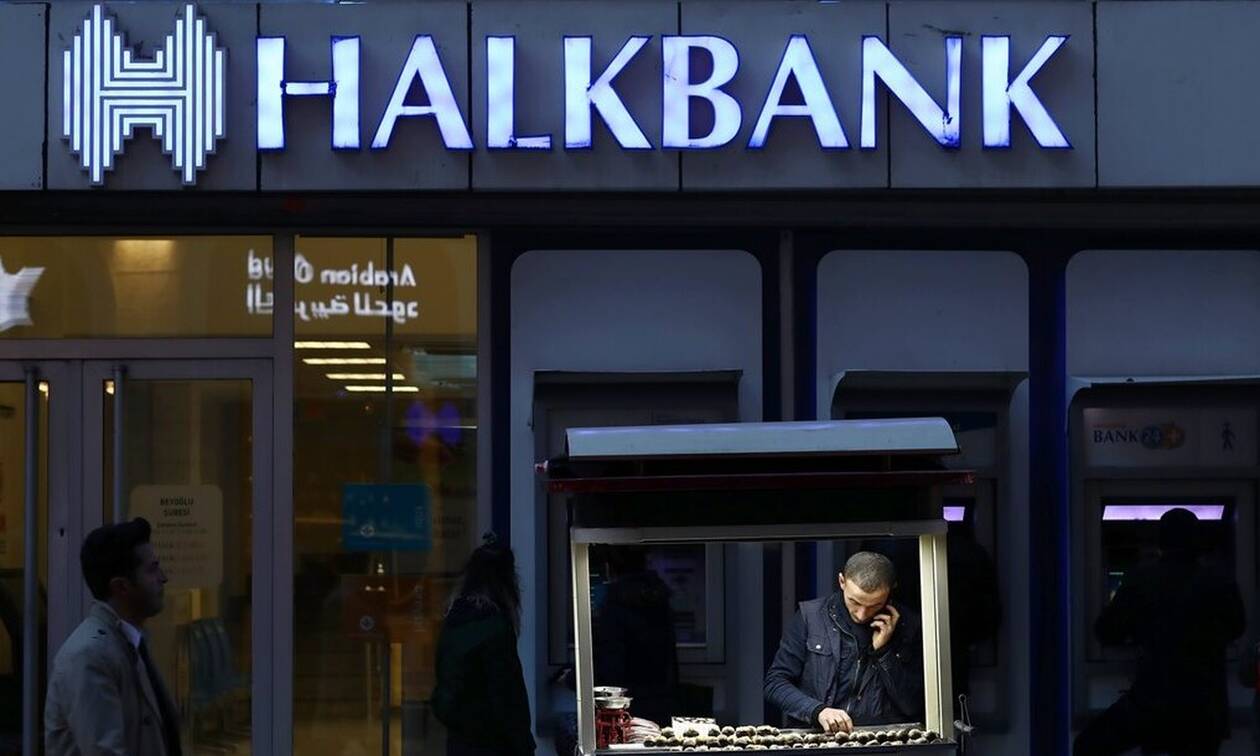 Σφίγγει ο κλοιός για τη Halkbank