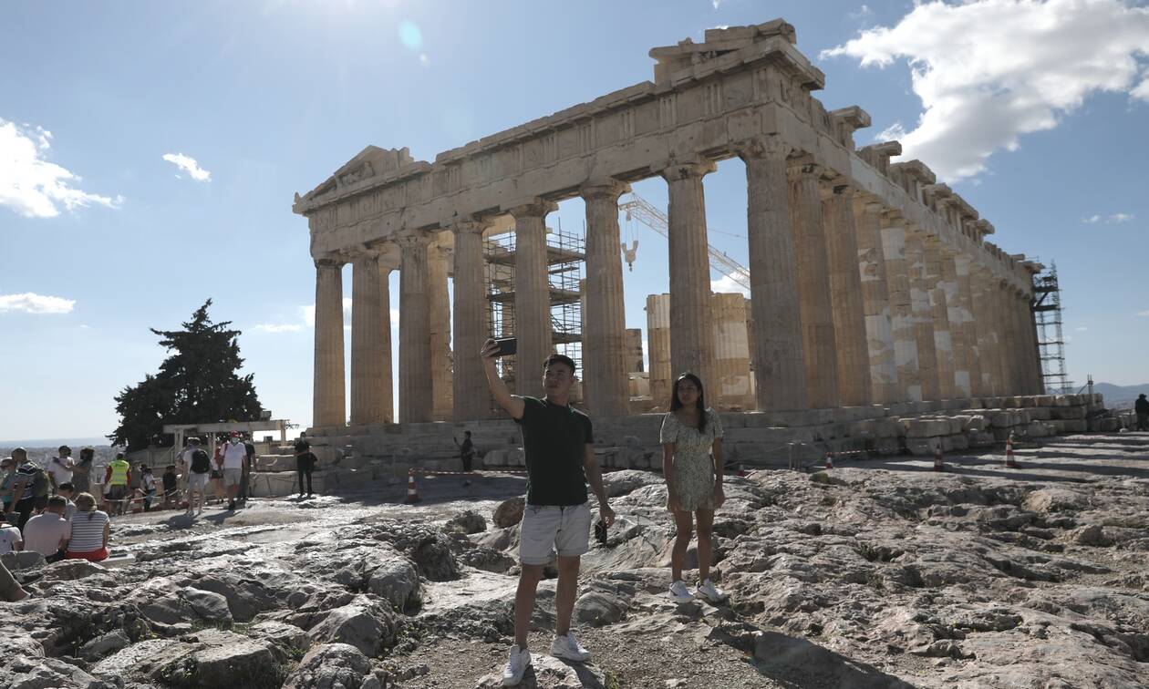 Τουρισμός - Θεοχάρης: Η Ελλάδα ανοίγει τις πύλες της 14 Μαΐου με σύνθημα «All you want is Greece»