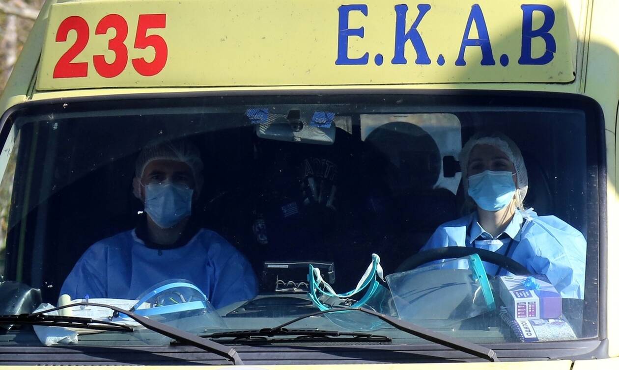 Ρεπορτάζ Newsbomb.gr: Αναμονή για ΜΕΘ στα γενικά περιστατικά - Διασωληνωμένοι ασθενείς σε θαλάμους  
