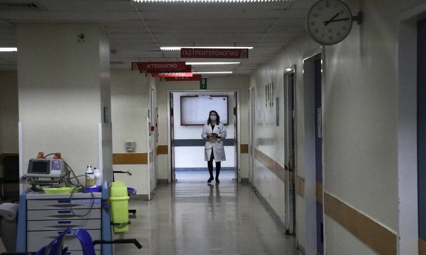 Κορονοϊός: Πιο πιθανό είναι να μολυνθούν οι υγειονομικοί στο σπίτι τους παρά στο νοσοκομείο