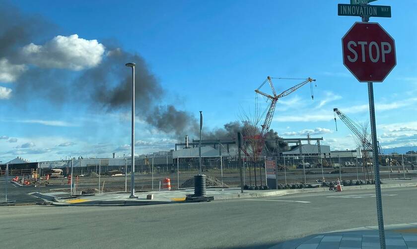 ΗΠΑ: Φωτιά στο εργοστάσιο της Tesla στο Φρίμοντ