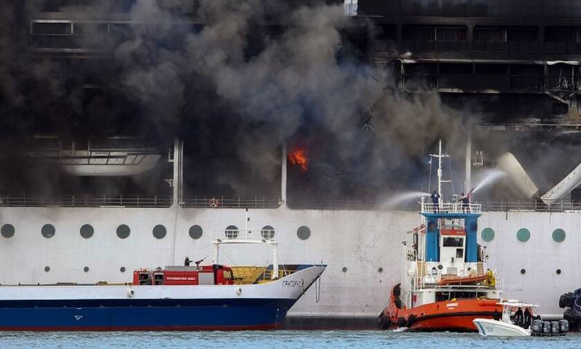 Κέρκυρα: Υπό έλεγχο η φωτιά σε κρουαζιερόπλοιο εντός λιμανιού - Η ανακοίνωση της Πυροσβεστικής