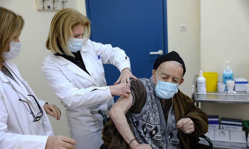 Κορονοϊός: Tις επόμενες ημέρες ανοίγει η διαδικασία εμβολιασμού για τις ευπαθείς ομάδες
